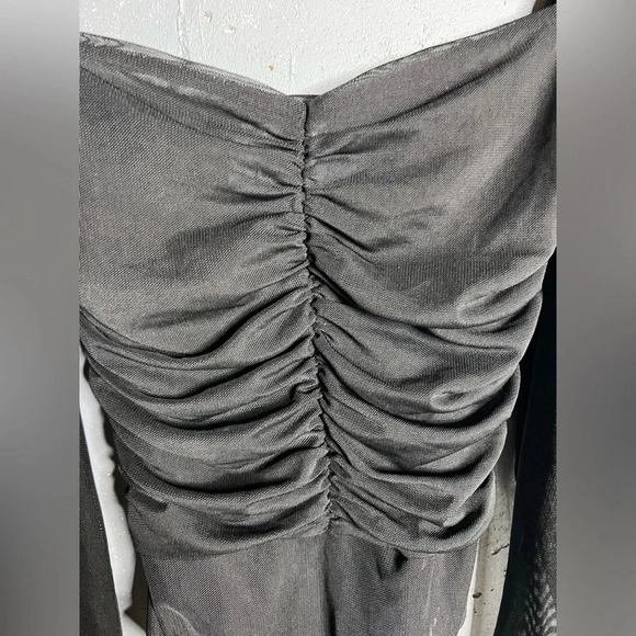 Princess Polly Asher Ruched Long Sleeve Bodysuit.  Size 2 - Picture 5 of 9